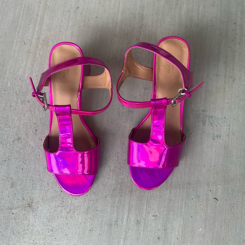 Urban Outfitters Christy Holographic Pink
T-Strap Heel US 9